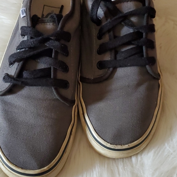 VANS - Picture 2 of 6